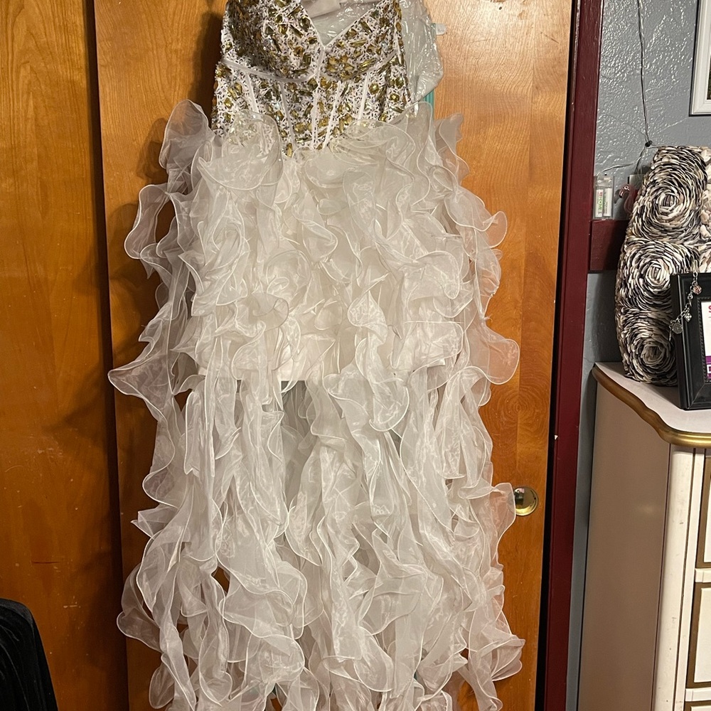 Selling a white prom/formal dress